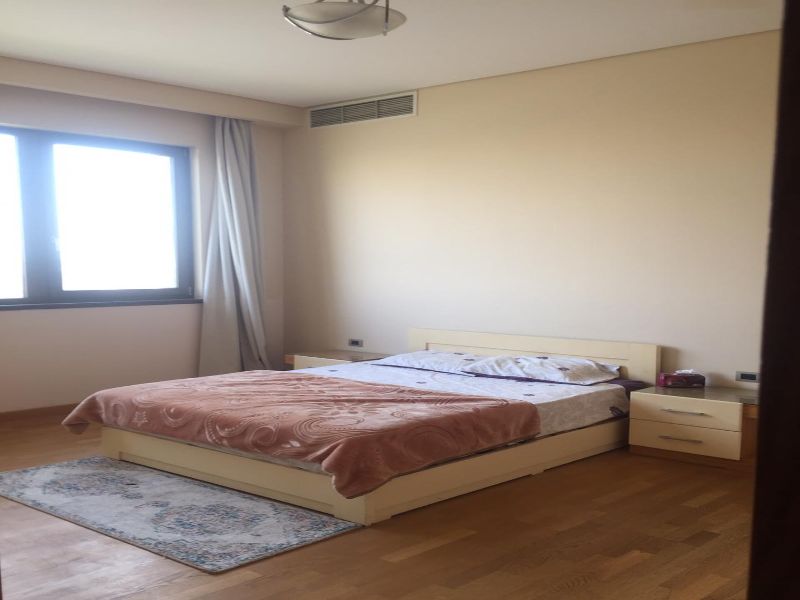 Apartment 171 m furnished with club subscription for rent