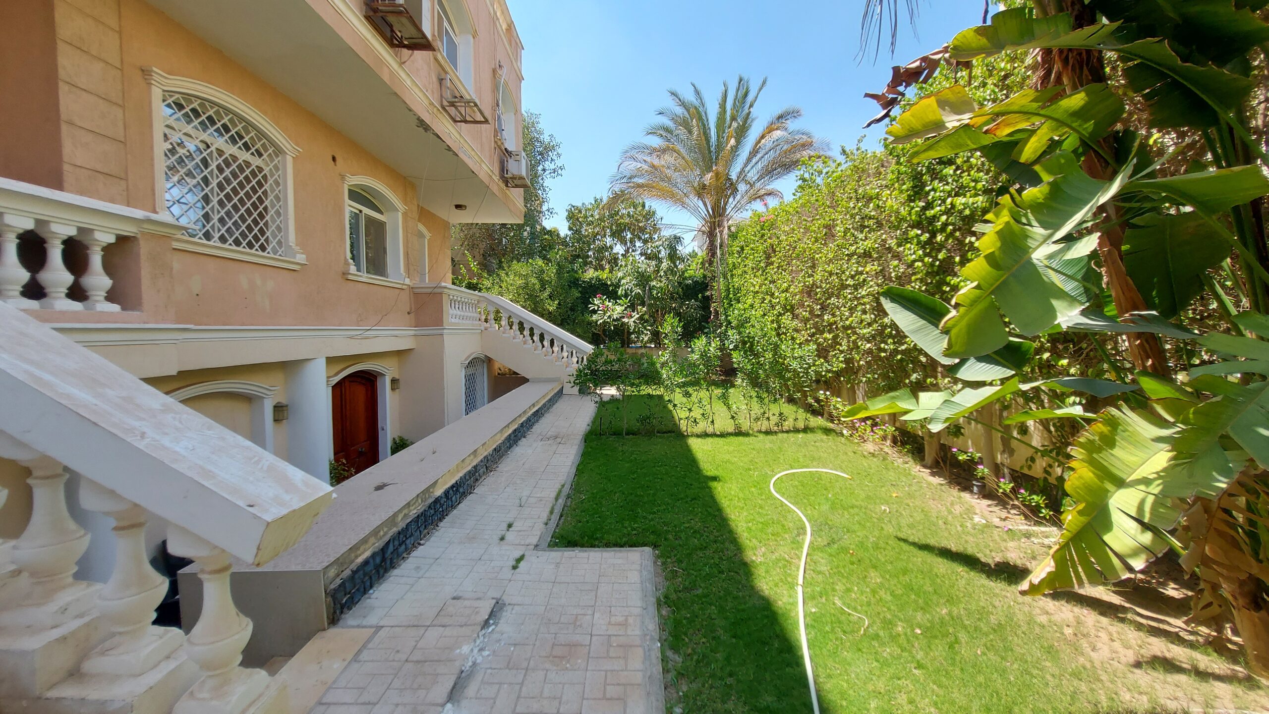 Twin villa 4 rooms and 4 bathrooms in El Worood compound for rent